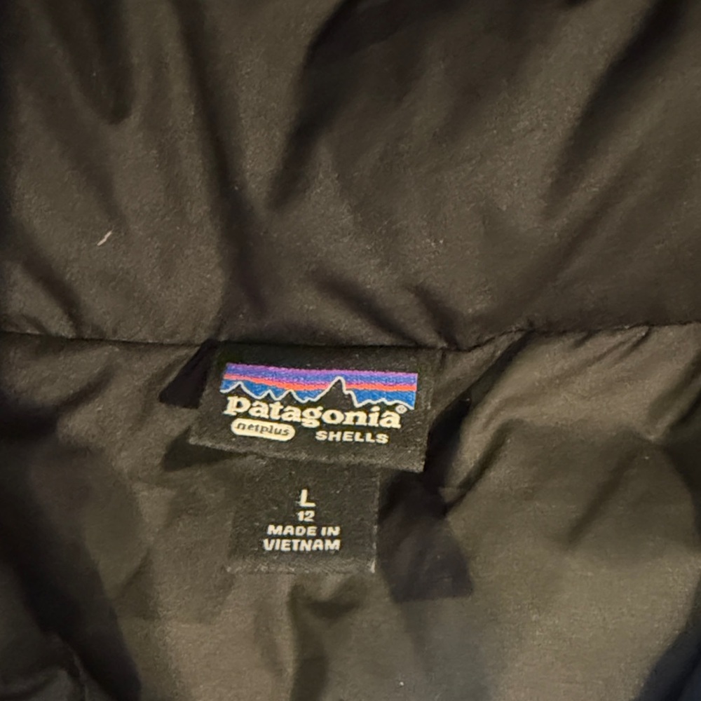 Patagonia Kids Black Puffer Jacket - Picture 2 of 3